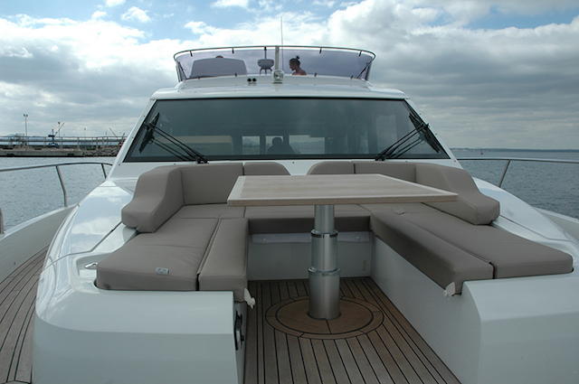 Sealine F530 solario de proa