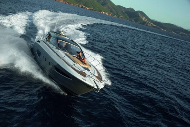 Barco a motor Azimut Atlantis 50