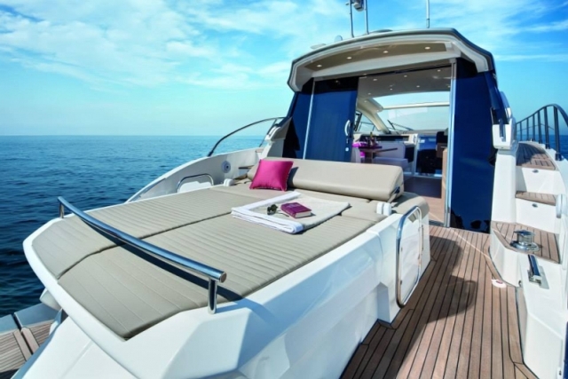 Barco a motor Azimut Atlantis 50 solarium 