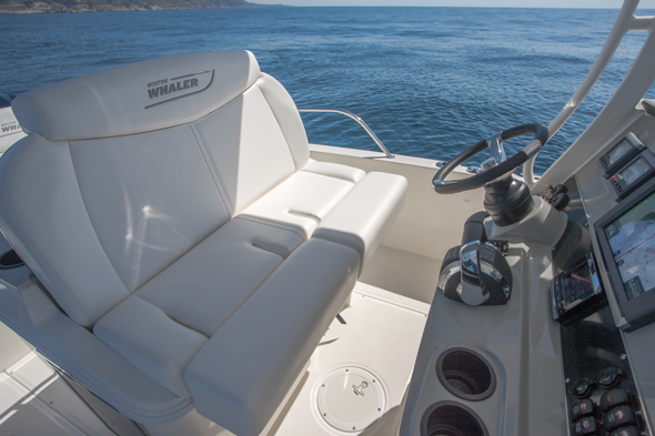 Boston Whaler 270 Dauntless