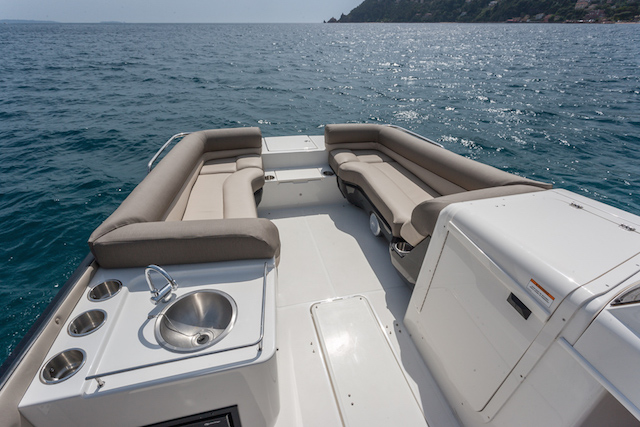 Bayliner Element XR7 asientos de proa