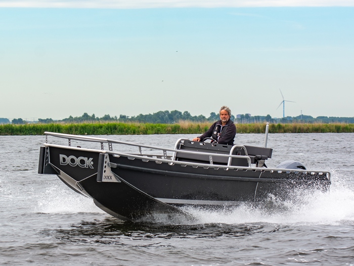Dock Steel 750.