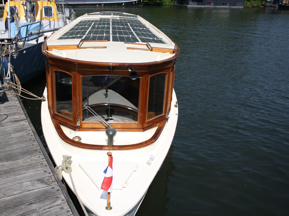 Stroom boot zonnepanelen