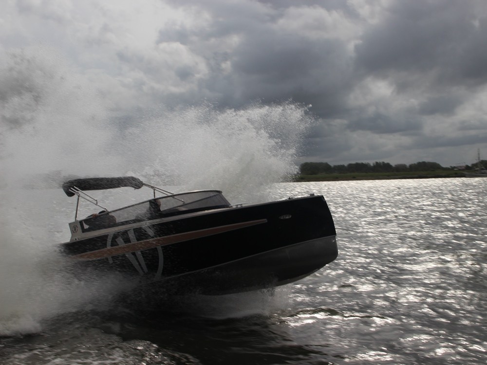 Van Vossen 800 Sport Runabout