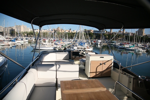 Flybridge de barco a motor - MC5 Beneteau / Monte Carlo