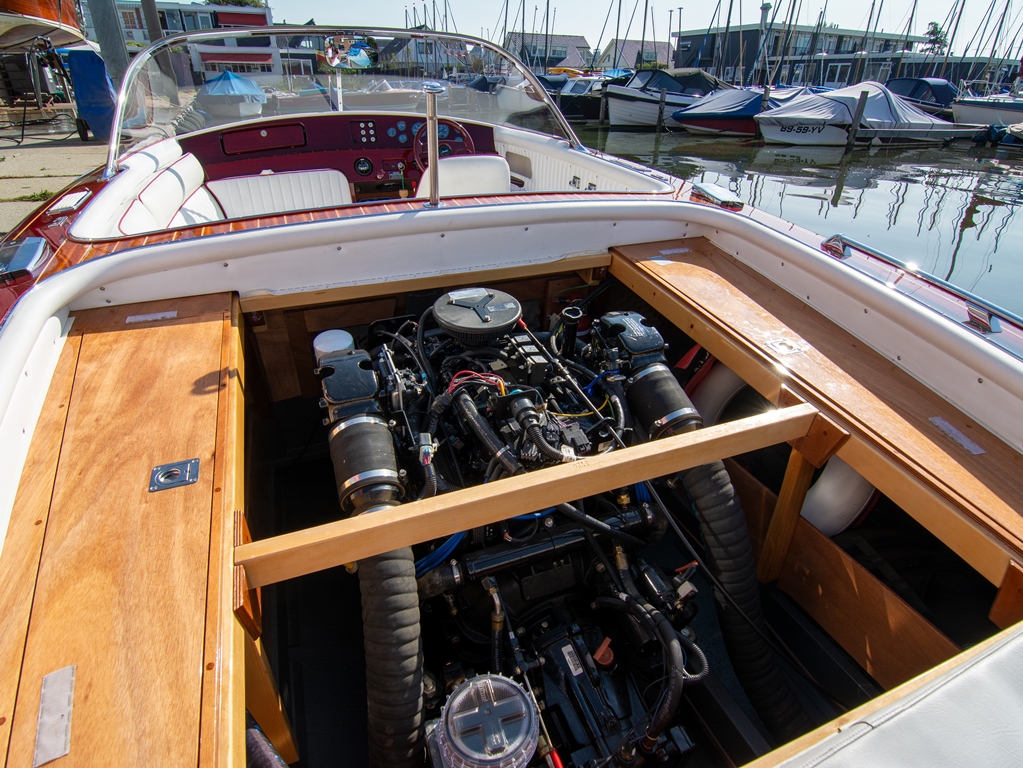 Motorisering: nieuw: Illmore 320pk V-8