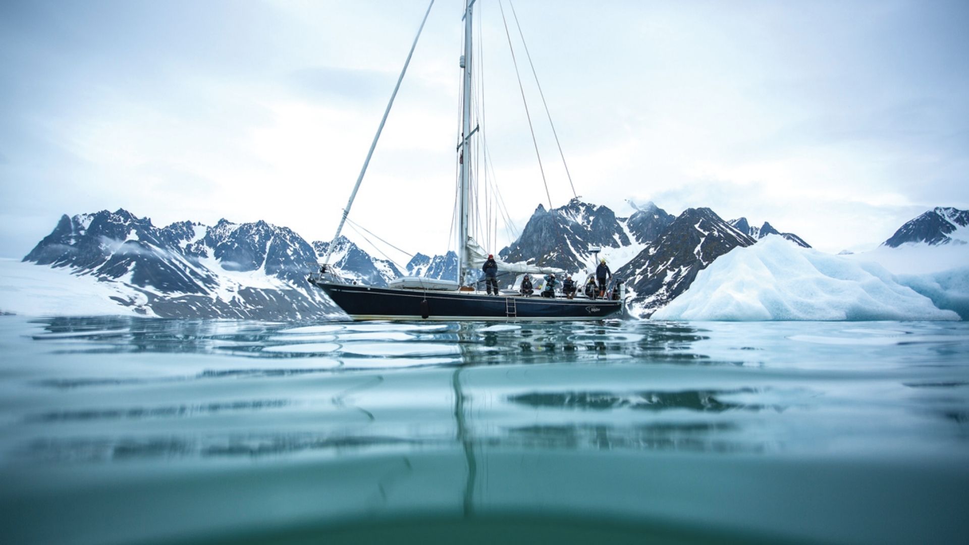 Sailing-in-winter