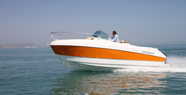 Starfisher 790 Sundeck navegando