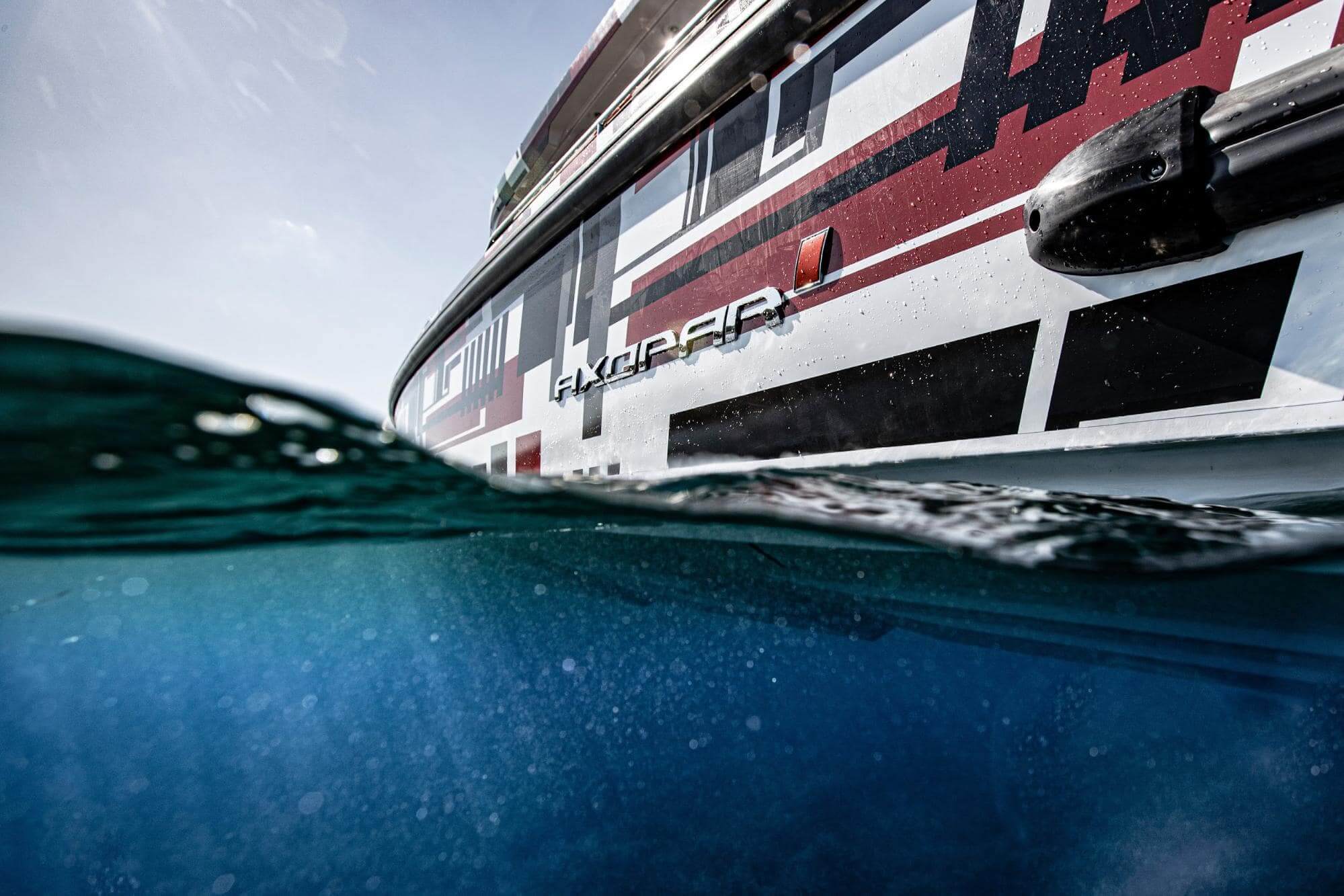 Underwater picture of the hull