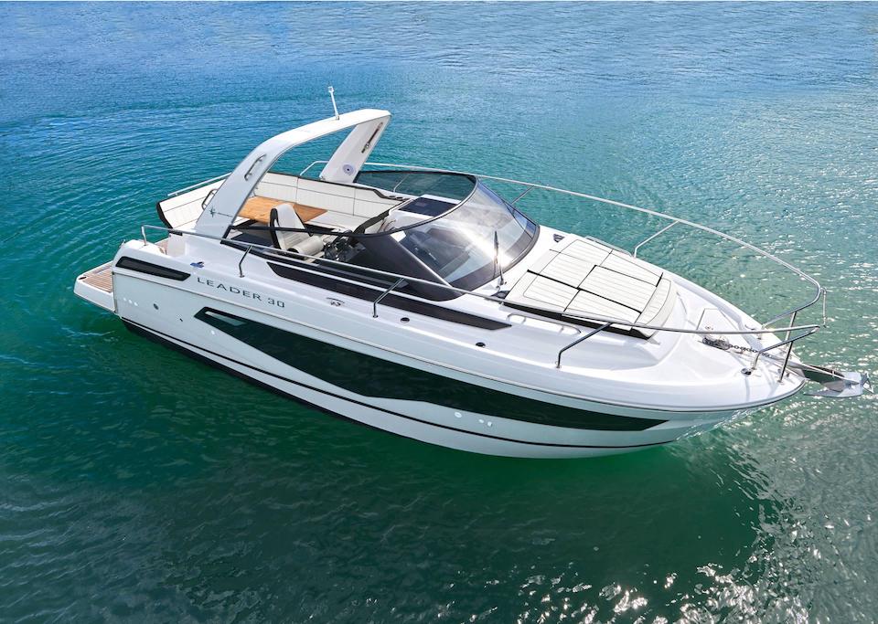 Jeanneau Leader 30 motorboat