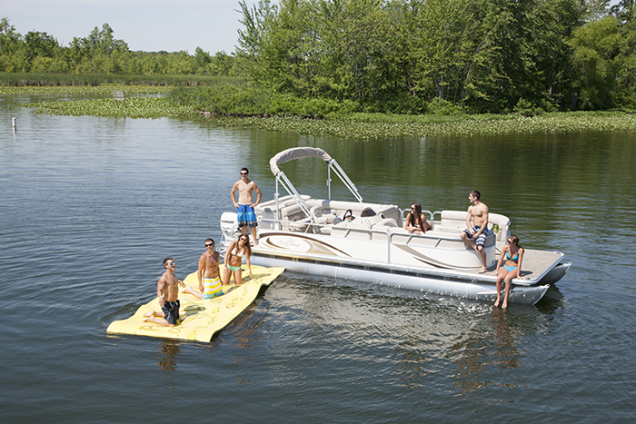 Pontoon boten